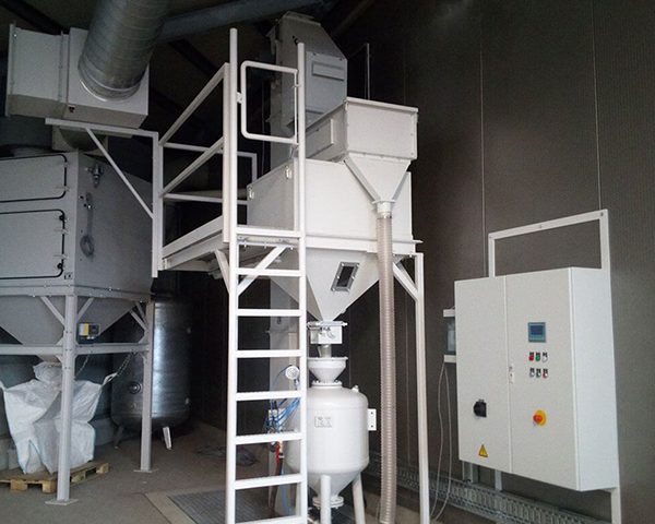 Entstaubungsanlage und Filtertechnik für Sandstrahlhaus mit Schaltschrank