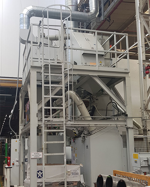 fritz_maschinen_schleuderrad_drehtueranlagen_foerdertechnik_filteranschluss_wartungsplattform_480x600 Schleuderrad-Drehtürstrahlanlage mit Fördertechnik, Filteranschlüssen und Wartungsplattform